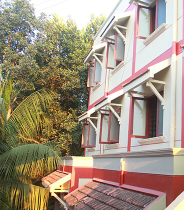 Common area at Salaams Kailas